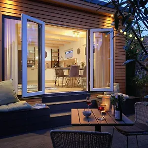 In - Tinyhouse Apartment Köln